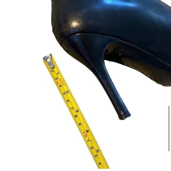 Stuart Weitzman stiletto boot, 7.5 - Picture 6 of 13